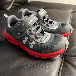 Under armour youth size 1